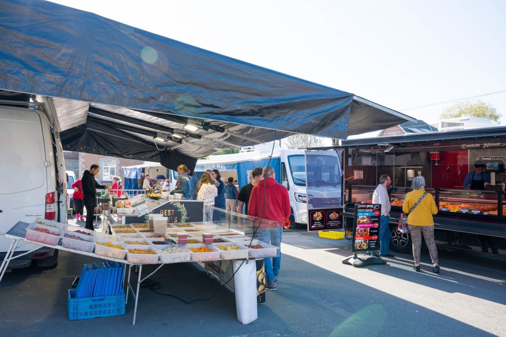 Marché de Lillois à Braine-l’Alleud – producteurs et commerçants indépendants en plein centre du village